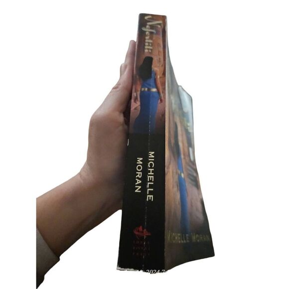 Nefertiti by Michelle Moran three rivers books isbn 9780307718709 - Picture 5 of 5